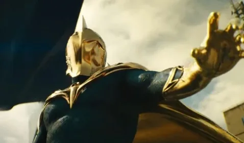 Pierce Brosnan Akui Kesulitan Pakai Kostum Doctor Fate di Black Adam 