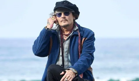Johnny Depp Bantah Kembali Terlibat di Pirates Of The Caribbean