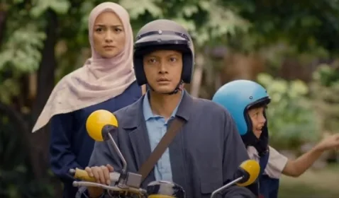 Ini Dia Poster dan Trailer Resmi Film 'Air Mata Di Ujung Sajadah'