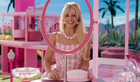 Barbie Ungguli Oppenheimer di Puncak Box Office 