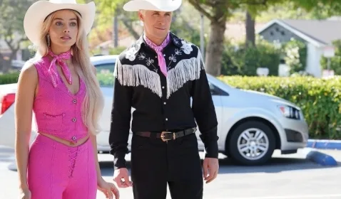Review Barbie: Penuh Sindiran dan Singgungan Terhadap Dunia Manusia