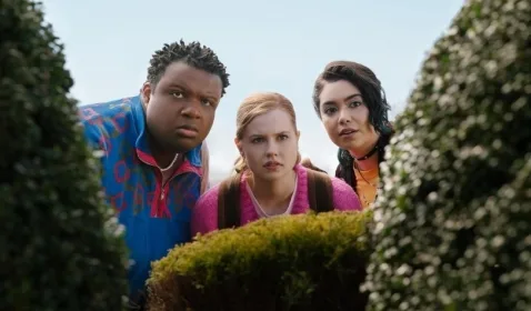 Mean Girls Kalahkan The Beekeeper di Box Office AS 