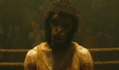 Review Monkey Man: Suguhan Aksi Beradrenalin Tinggi