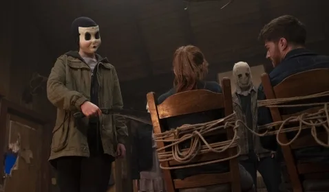 Review The Strangers: Chapter 1: Sajikan Horor yang Efektif dan Maksimal 