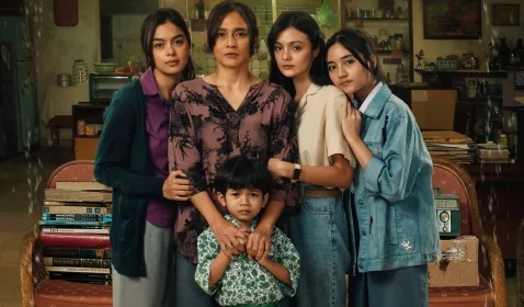 Review Andai Ibu Tidak Menikah dengan Ayah: Diberkahi oleh Akting Memukau dari Para Pemainnya