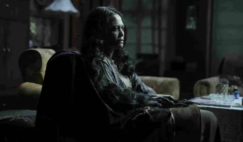 Review Tenung: Dramanya Kental dan Emosional, Tapi...