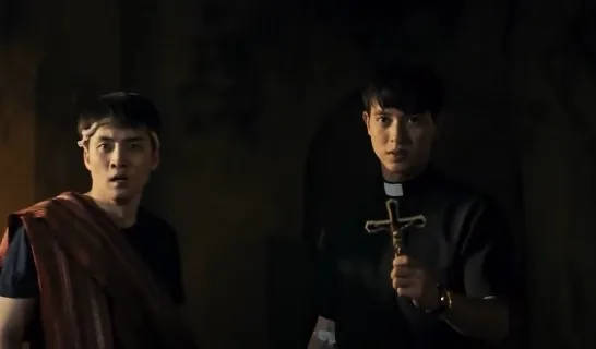 Review Tharae: The Exorcist: Sajikan Kolaborasi Unik antara Pastor dan Dukun Melawan Iblis