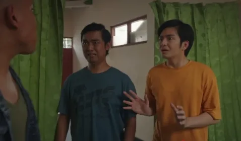 Review Sebelum Dijemput Nenek: Sukses Menyentil Isu Ekonomi Kelas Bawah Tanpa Terkesan Menggurui