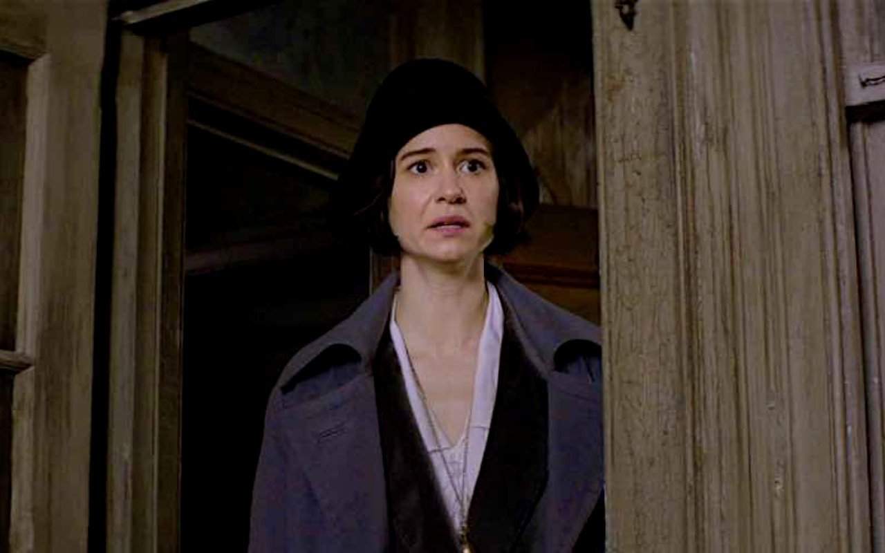 Katherine Waterston Resmi Kembali untuk Fantastic Beasts: The Secrets